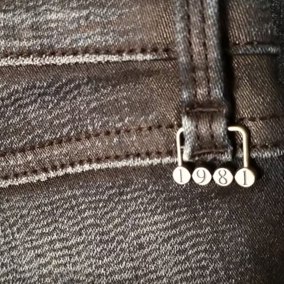 Guess 1981 Skinny Coated Jeans with Charm size 23 - Picture 7 of 8